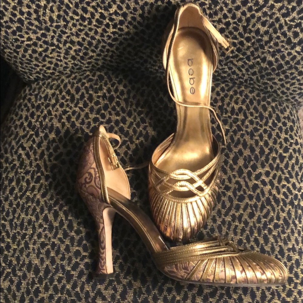 Shoes - Picture 2 of 3